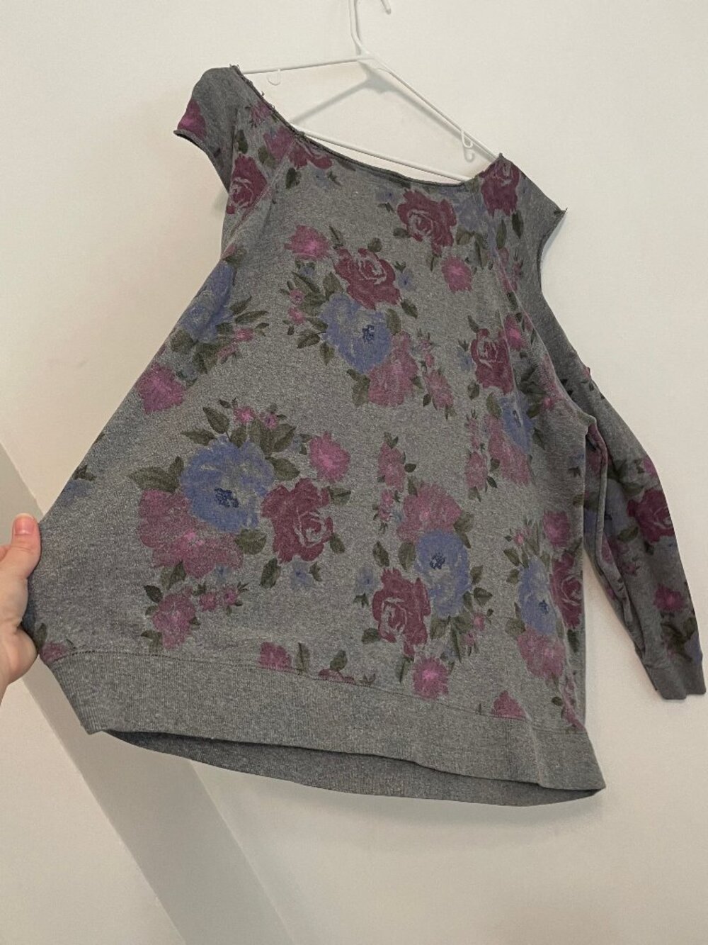 TORRID 4 Plus Size Floral Slashed Sweatshirt Gray Grey Purple Blue Grunge 2010s - Picture 16 of 16
